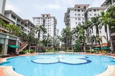 Mahkota Hotel Apartment Melaka Экстерьер фото